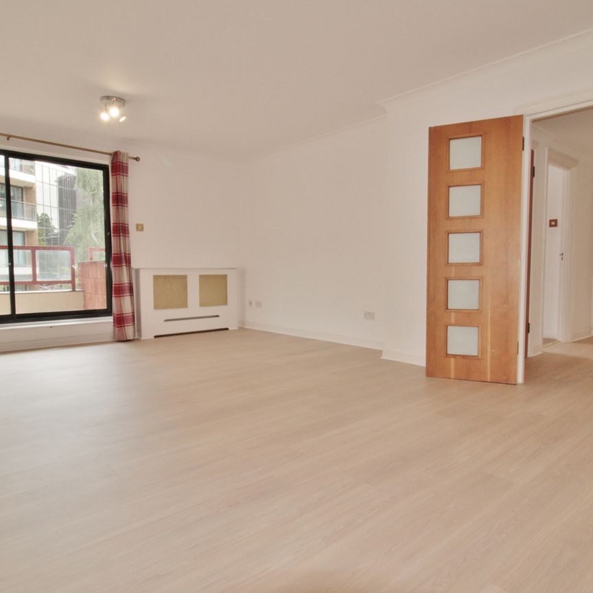 Regent House, Windsor Way, Hammersmith, London, W14 - Photo 1