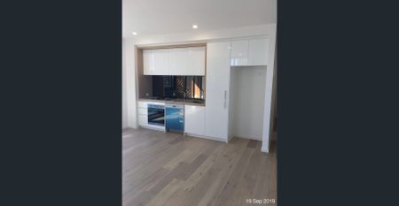 Modern 2 Bedroom Apartment - Photo 4