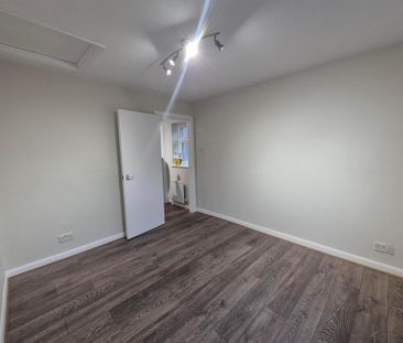 3 bedroom maisonette to rent - Photo 4