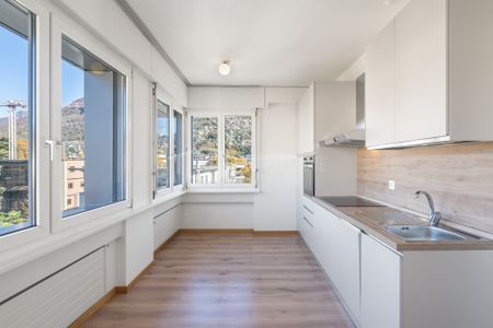 LUMINOSO 3.5 LOCALI IN ZONA CENTRALE - Foto 5