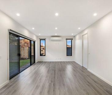2/91 Arundel Avenue, Reservoir VIC 3073 - Photo 1