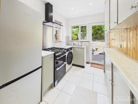 16 Garnerville Park, Belfast, BT4 2NY - Photo 5