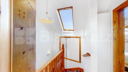 A spacious and well-presented studio flat available to rent in a quiet residential area within easy walking distance of Dollis Hill Underground Station (Jubilee Line) - Photo 5