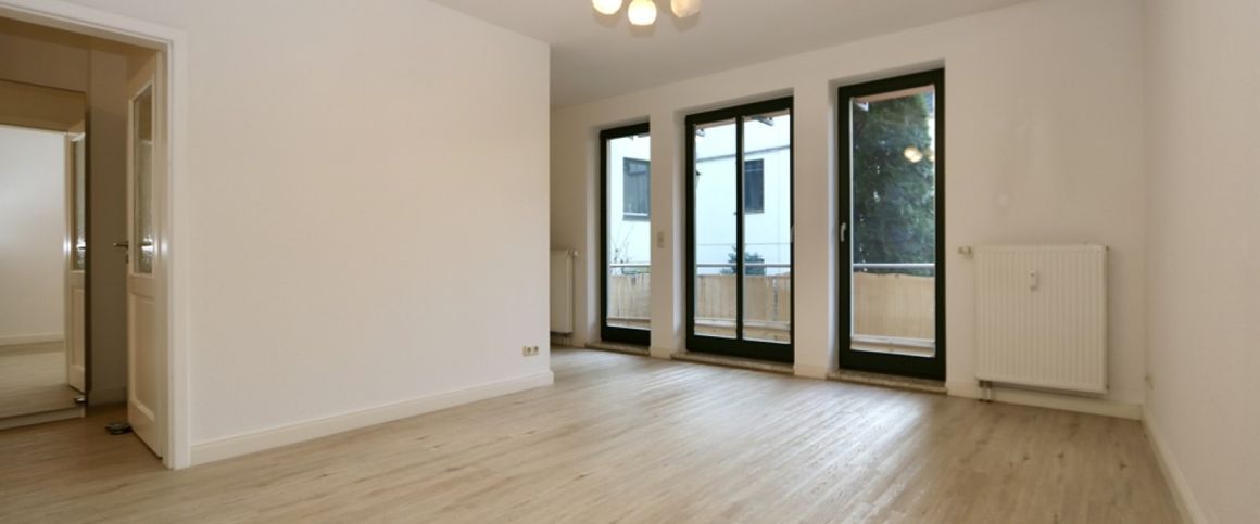 2-Raumwohnung, 1. OG mit ca. 60m² & Balkon in der östlichen Altstadt! - Foto 1