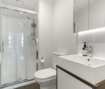 Modern Studio with Defined Living Space - Photo 3