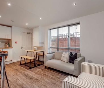 Rocastle Close Room 1 - Photo 1