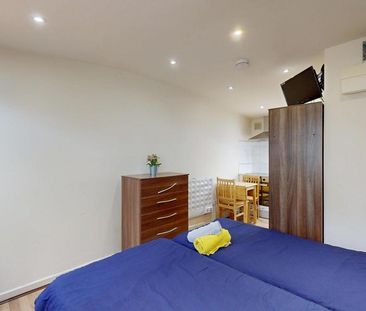 Studio to rent - Photo 3