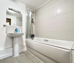 The Royal Seabathing, Canterbury Road, Margate, CT9 5NB, Kent - Photo 4