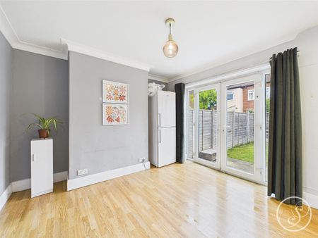 Foxwood Close, Leeds - Photo 2