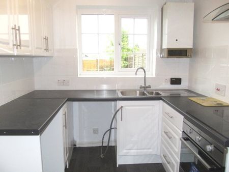 Barlavington Way,Midhurst 3 bedroom terraced house to rent - Photo 3