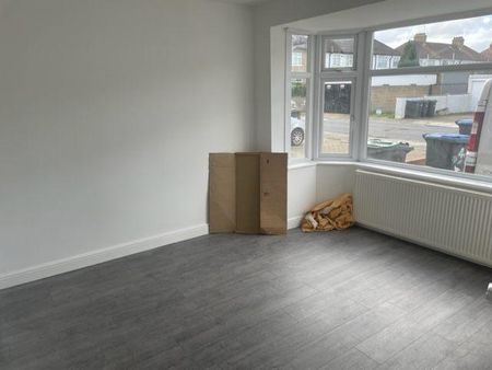 4 bedroom terraced house to rent - Photo 5