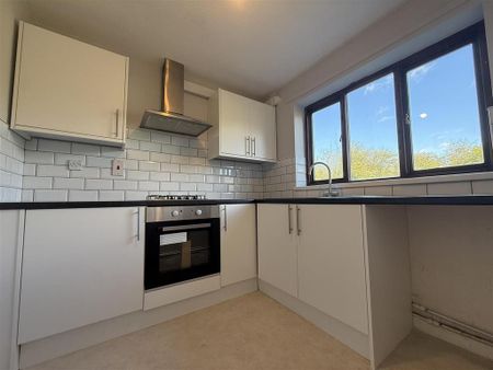 2 bedroom terraced house to rent - Photo 3
