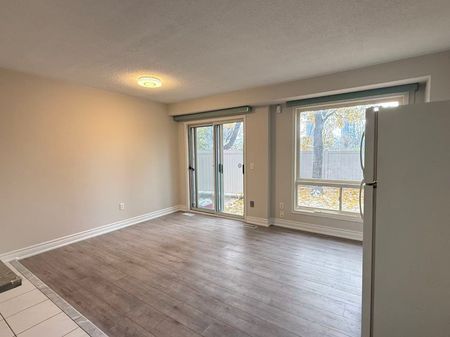 For Lease - 180 Forum Drive Unit# 25, Mississauga, Ontario - Photo 4