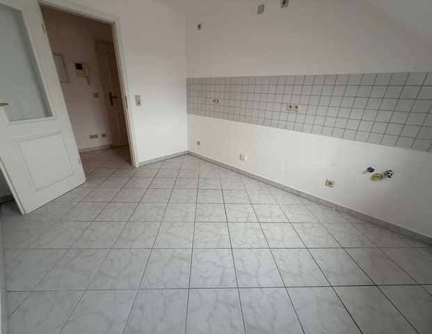 ! Wohnen in Küchwaldnähe ! DG / Balkon / Wanne + Dusche - Photo 1