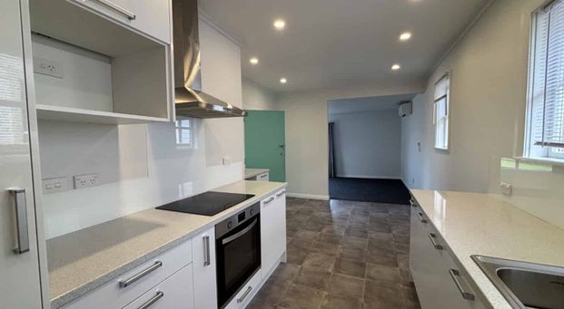 Modern living in Whanganui East - Photo 1
