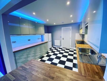 6 Bedroom Student Home - Downs Road, UKC - Photo 5