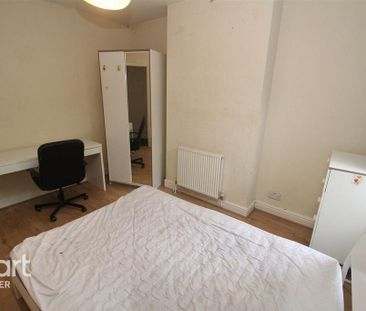 4 bedroom terraced house to rent - Photo 5