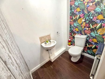 3 bed Semi-Detached - To Let - Photo 4