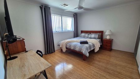 Dianella - Photo 4