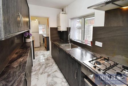 2 bedroom terraced house to rent - Photo 4