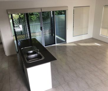 Fully fenced low maintenance yard - Photo 6