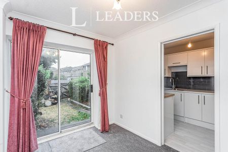 3 bedroom terraced house to rent - Photo 4