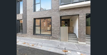 Spacious and well designed open plan living - Photo 3