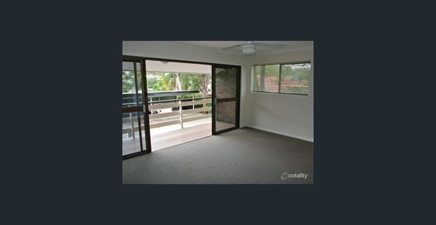 This little gem is situated in a small complex - Photo 1