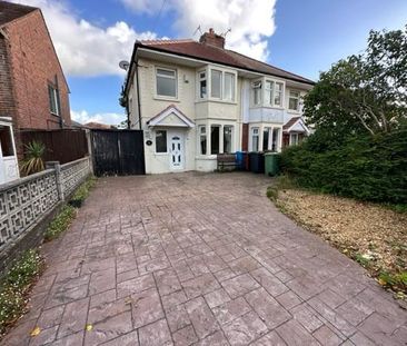 3 bedroom semi-detached house to rent - Photo 2