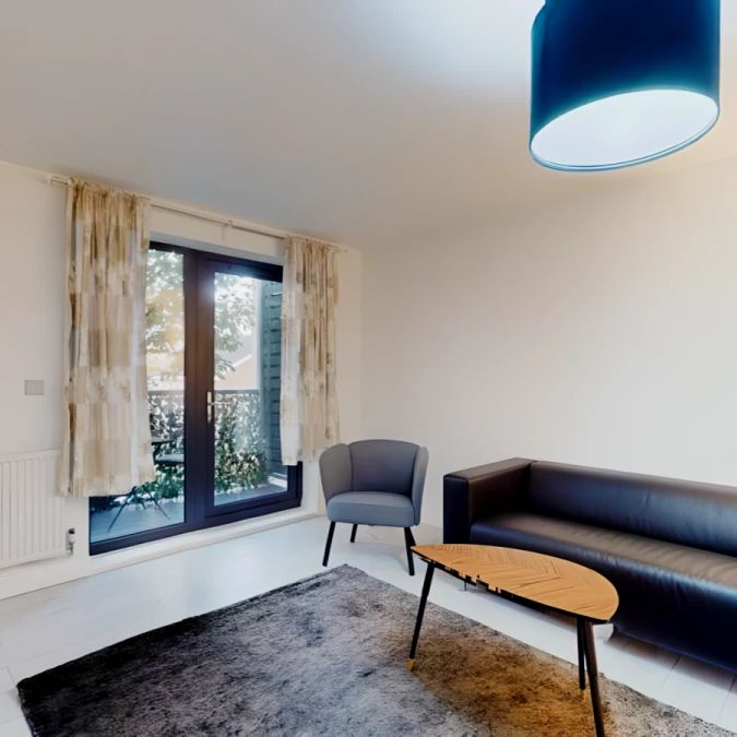3 Bedroom 2 Bathroom - Photo 1