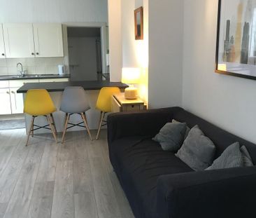 6 bedroom terraced house to rent - Photo 3