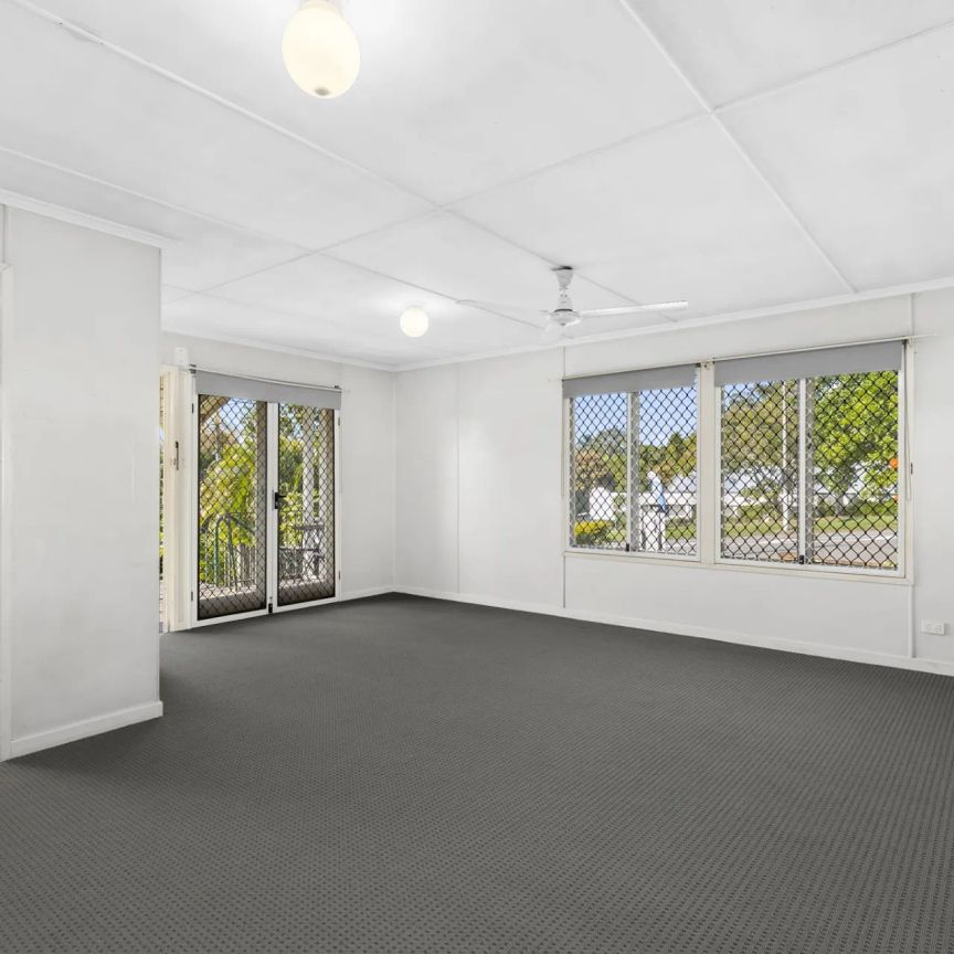 Neat & Tidy Unit in Stafford Heights - Photo 1