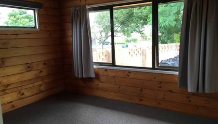 Lovely family home in a convenient location - Photo 4