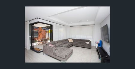 Spacious Modern Home - Photo 3