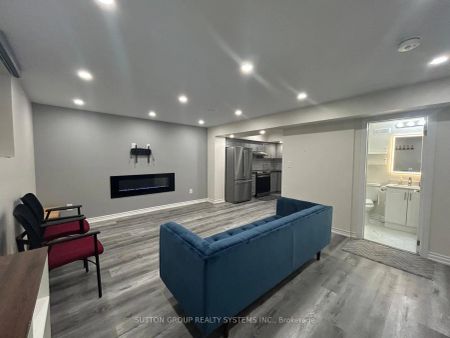 Detached Home For Lease | W9229201 - Photo 5