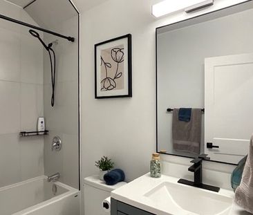 For Lease - 674 Manning Avenue Unit# Unit #3 Second floor, Toronto,... - Photo 4