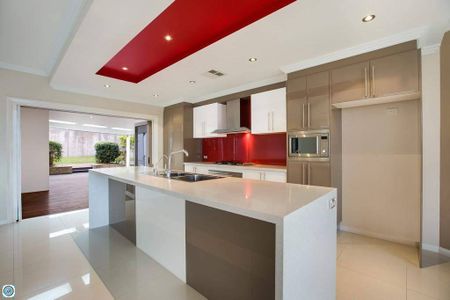 Master built Mansion! - Photo 3