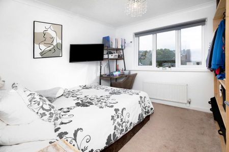 3 bedroom detached house to rent - Photo 4