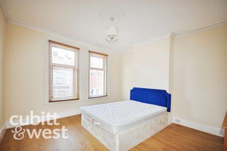 3 bedroom semi-detached house to rent - Photo 4