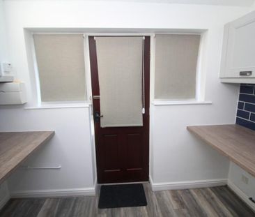 2 bedroom townhouse to rent - Photo 2