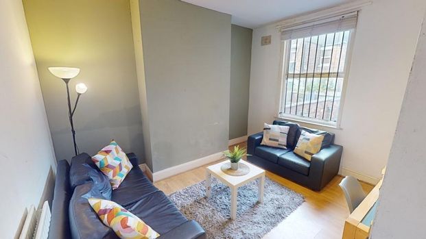 3 bedroom terraced house to rent - Photo 1