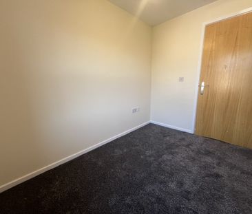 Douglas Road, Staines - 2 bedrooms Property for lettings - Seymours - Photo 6