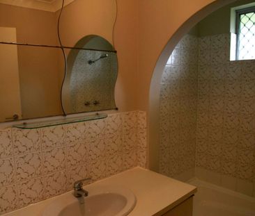 Convenient, Comfortable & Easy-Care Villa - Photo 6
