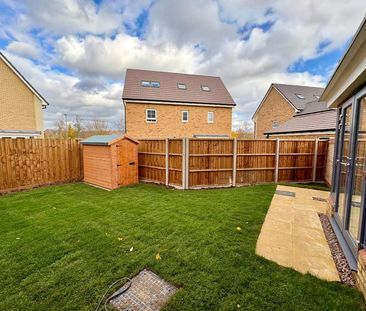 Semi-detached house to rent on - Photo 2