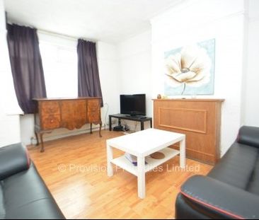 3 Bedroom Student Rentals Leeds - Photo 3