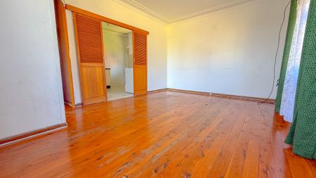 3 BEDROOM HOUSE - READY TO MOVE IN - Photo 2