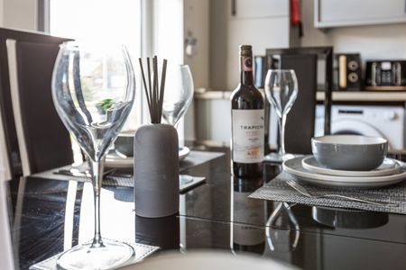 6 Bed Terraced House, Cole Street, CH43 - Photo 3