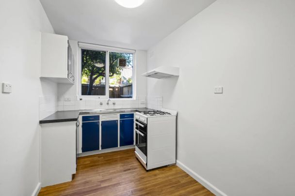 1/11 Chapel Street, St Kilda. - Photo 1