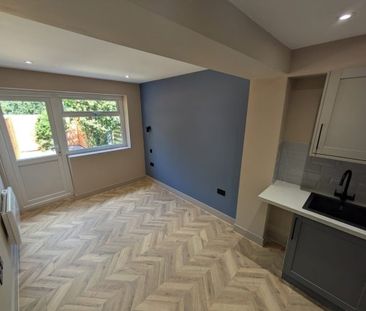 Broadfield 0 bedroom house share to rent - Photo 2