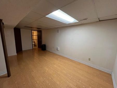 For Lease - 337 Hollyberry Trail, Toronto, Ontario - Photo 2